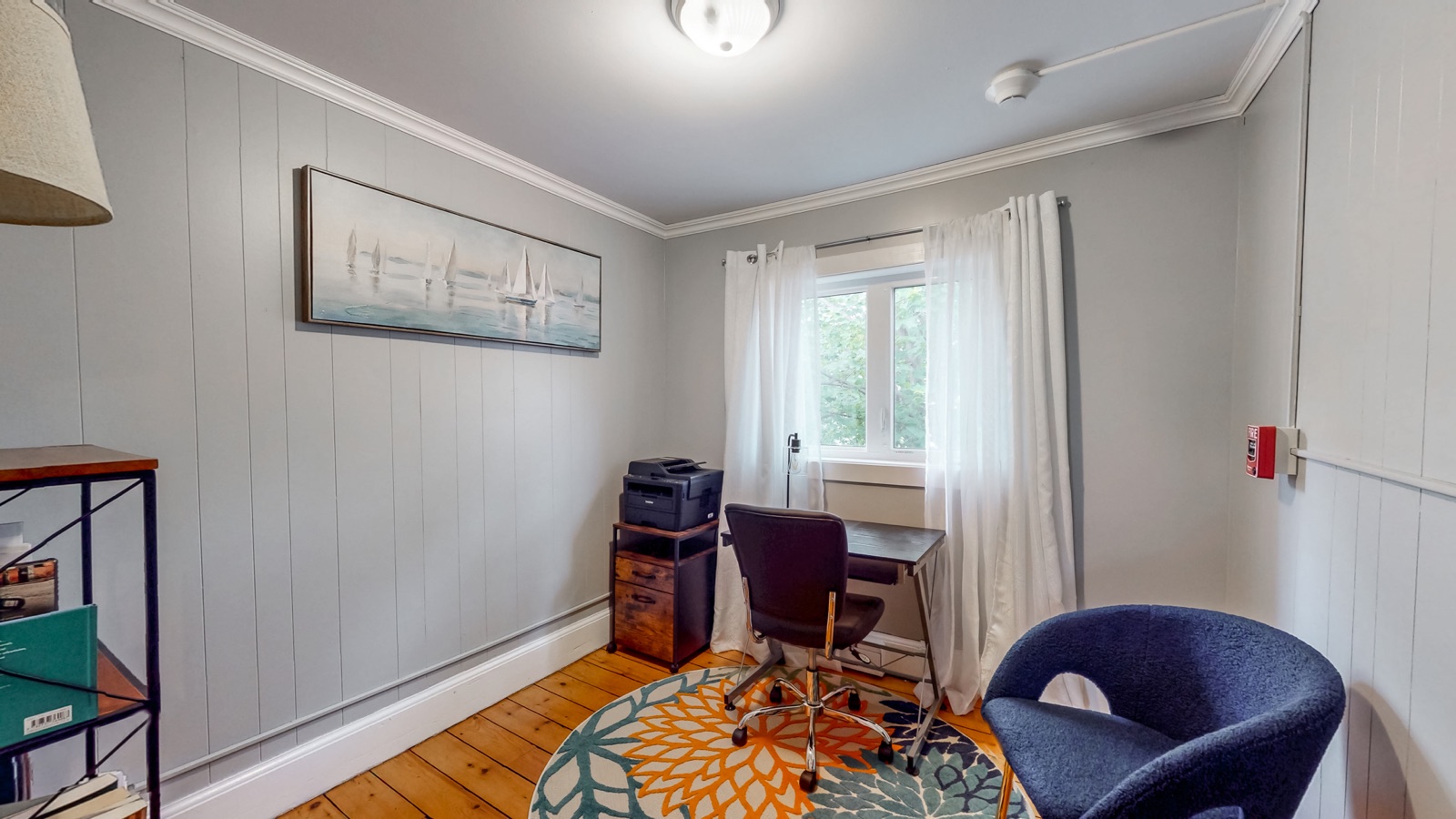 Flexible office or sitting room